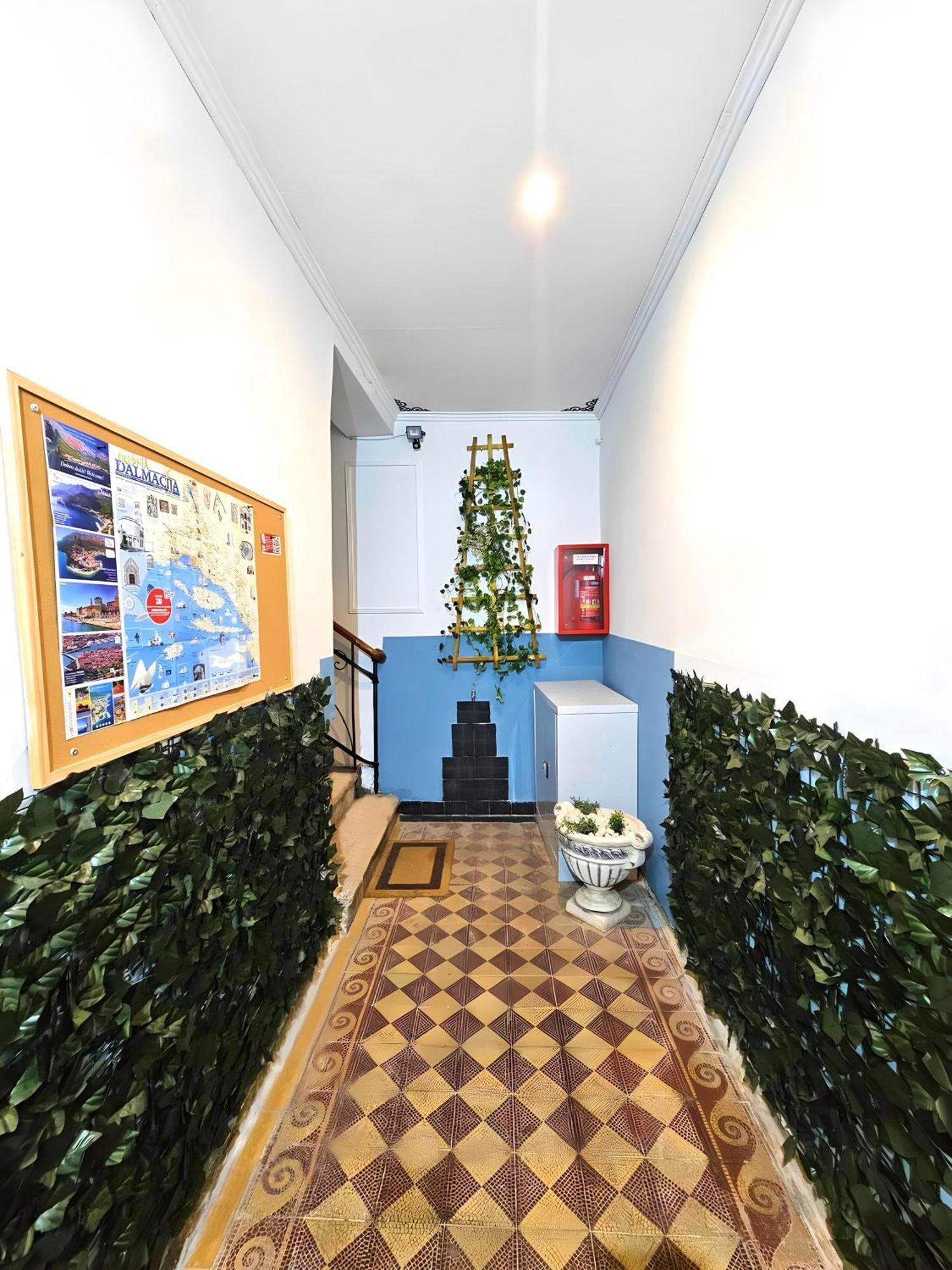 Palace Apartment Split Ngoại thất bức ảnh