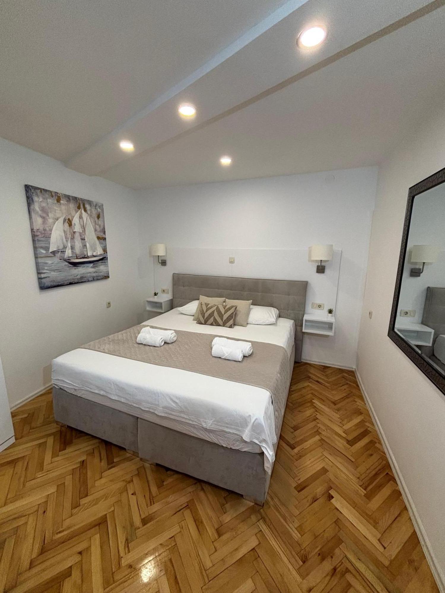 Palace Apartment Split Ngoại thất bức ảnh
