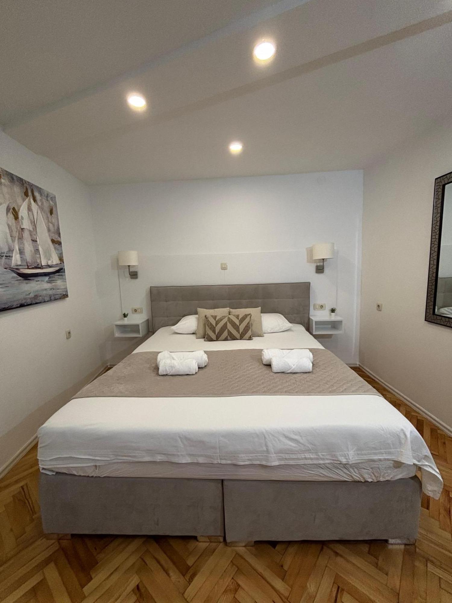 Palace Apartment Split Ngoại thất bức ảnh